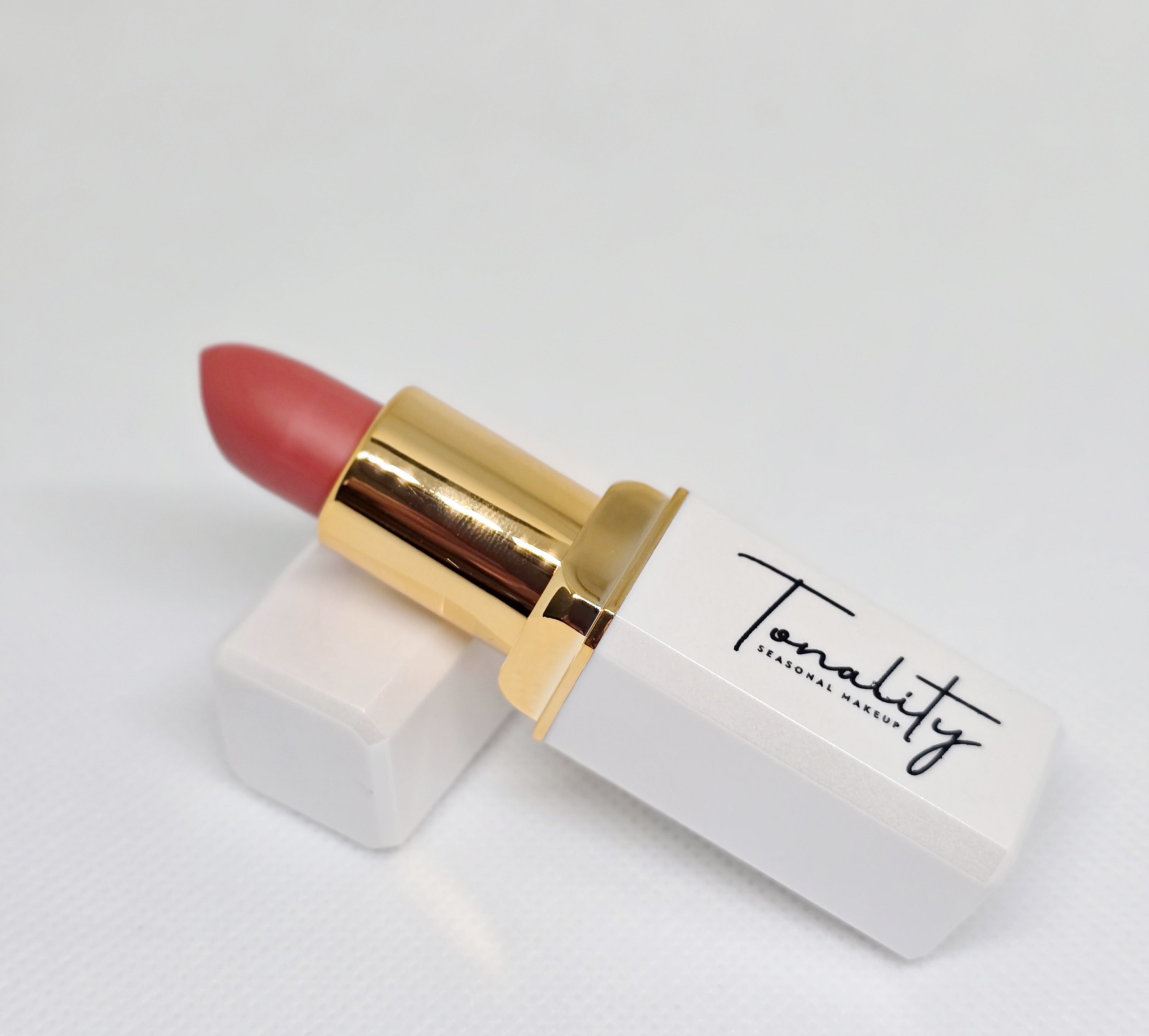 #20 Toasted Terracotta - Velvet Blur Lipstick
