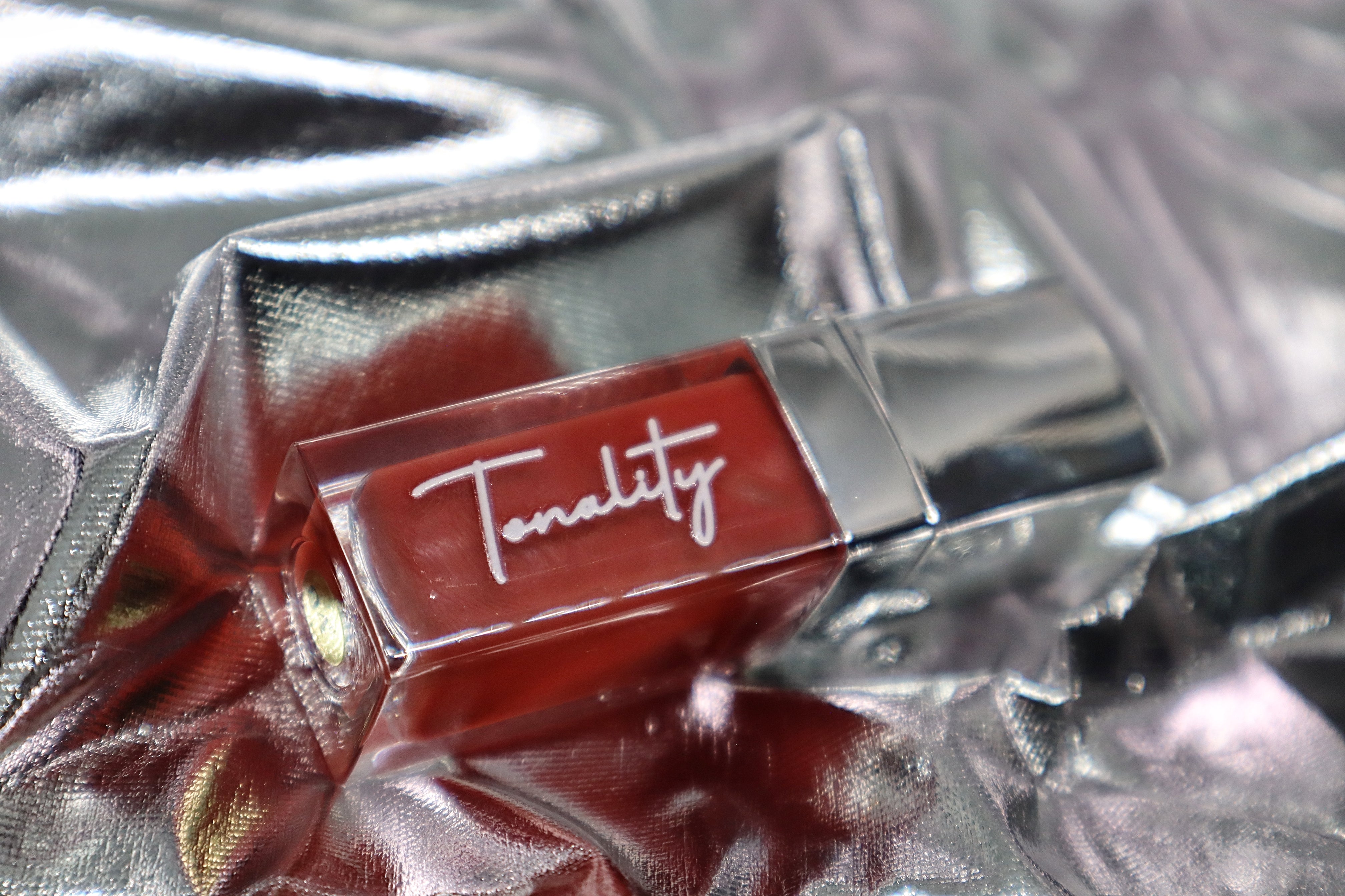 Lip Glow Oil- #04 Demure