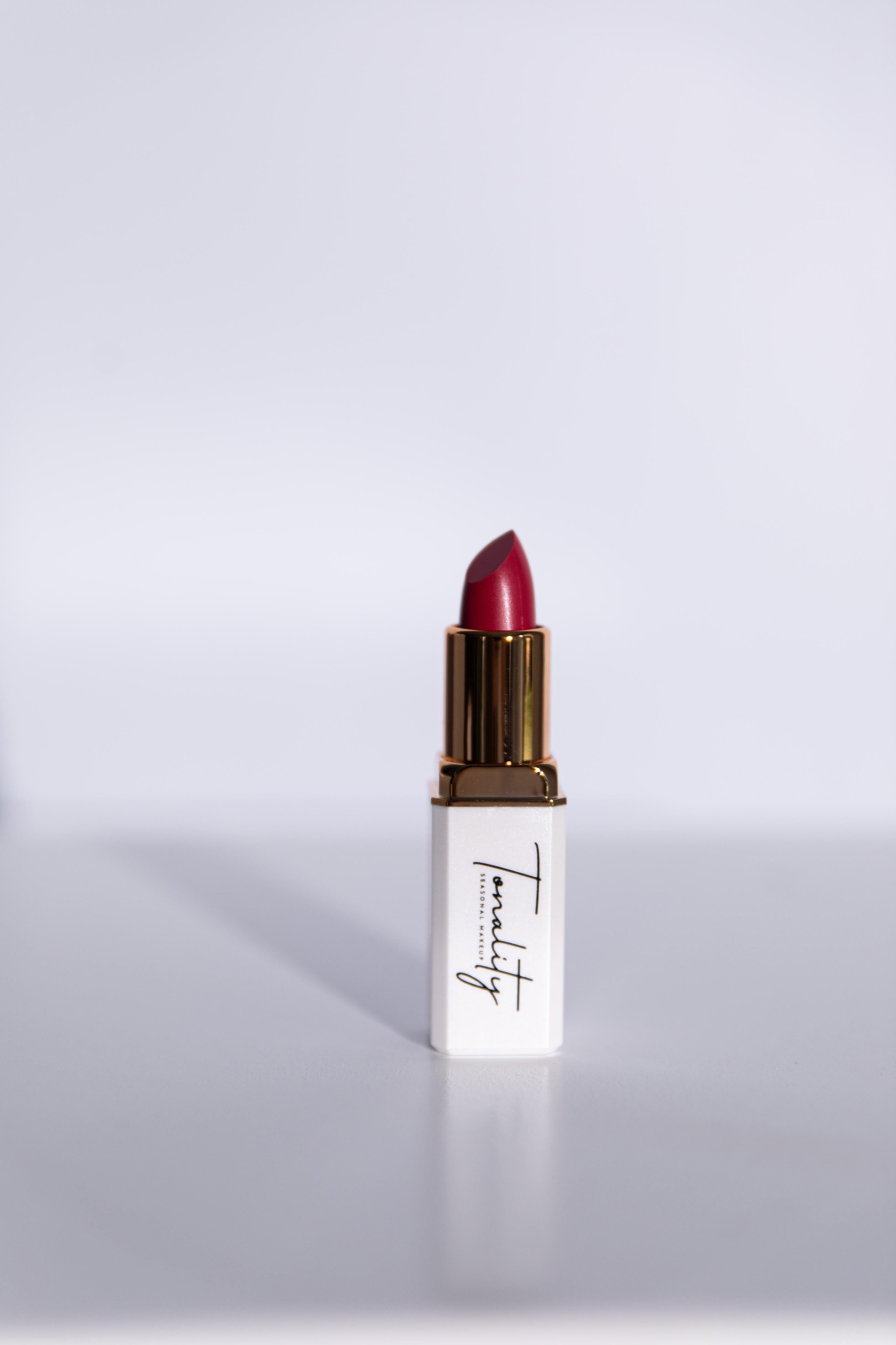 #22 Berry Dream Velvet Blur Lipstick