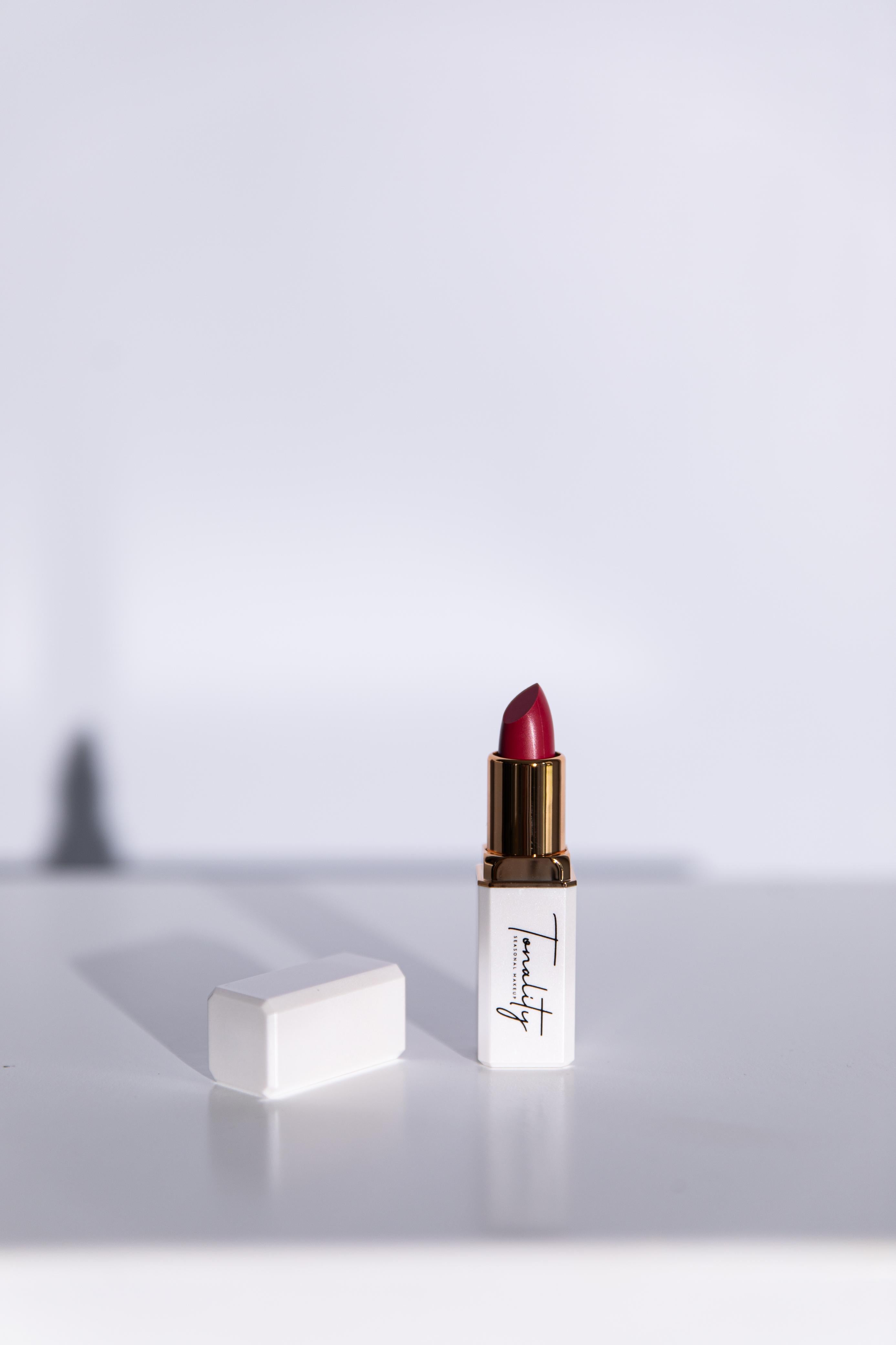 #22 Berry Dream Velvet Blur Lipstick