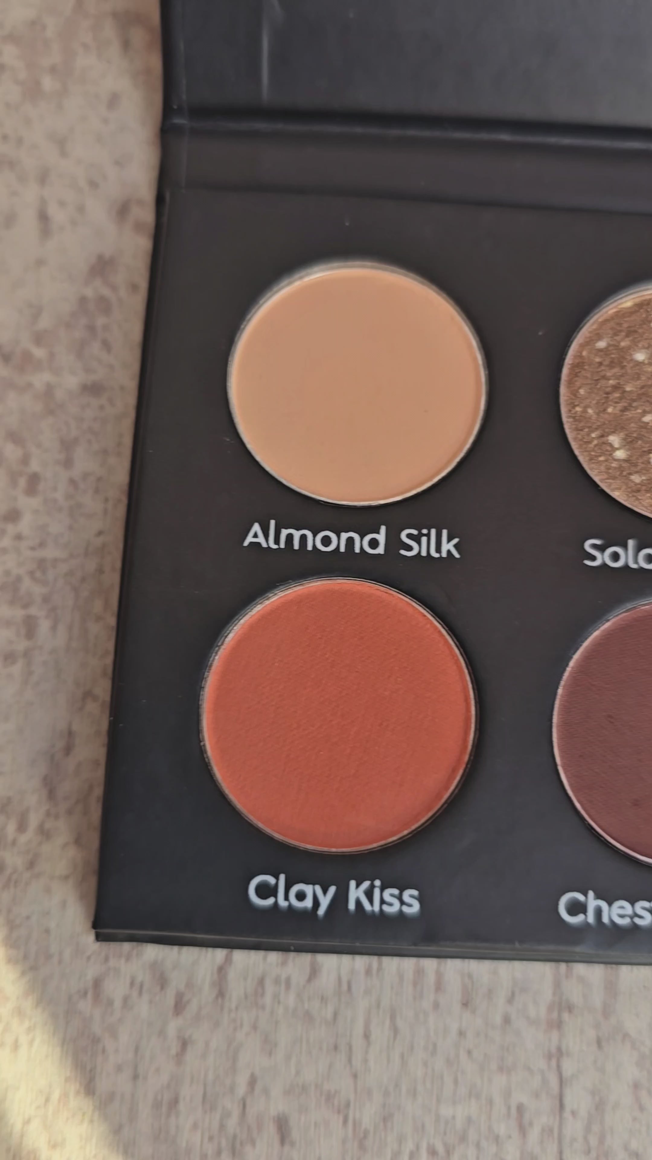 Load video: Mini Autumn Eyeshadow Palette #03