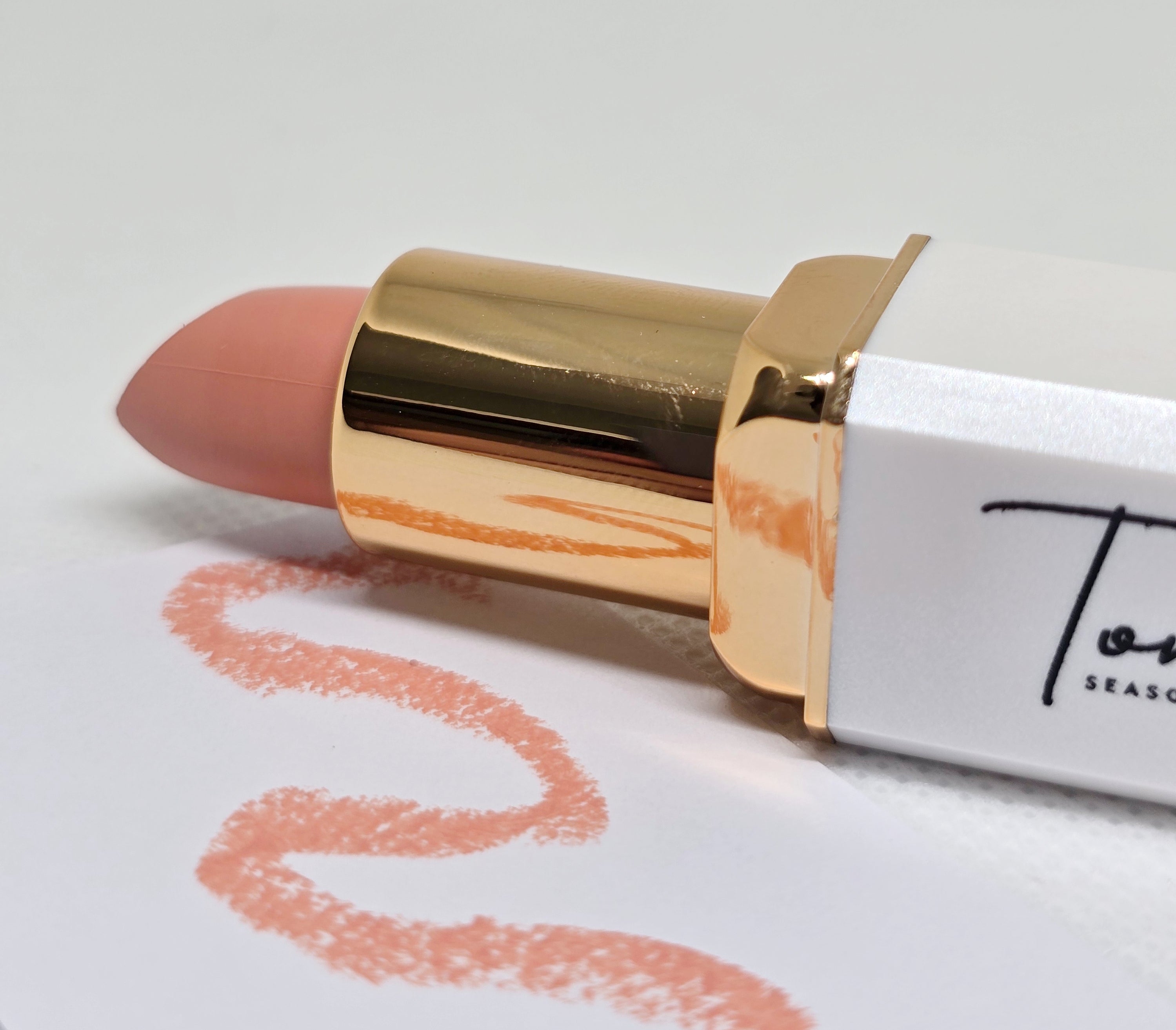 #13 Pantone Peach - Velvet Blur Lipstick